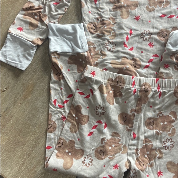 Bums & Roses Pajama Set - Picture 4 of 4